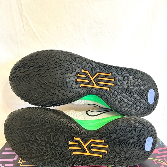 Nike Kyrie 7 Visions Multicolor size 10.5 MEN’S BASKETBALL SHOES - Picture 7 of 9